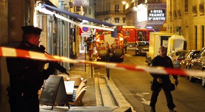IŞİD Paris'te saldırı düzenledi: 2 ölü, 4 yaralı