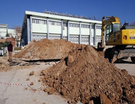 Isparta Süleyman Demirel Üniversitesi'nin kampüsünde göçük: 1 işçi hayatını kaybetti