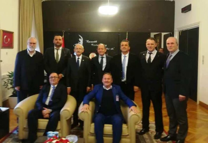 İstanbul Anadolu Yakası Bosna Sancak Derneği'nden Sancak Günü'nde Kılıçdaroğlu'na ziyaret İstanbul Anadolu Yakası Bosna Sancak Derneği'nden Sancak Günü'nde Kılıçdaroğlu'na ziyaret