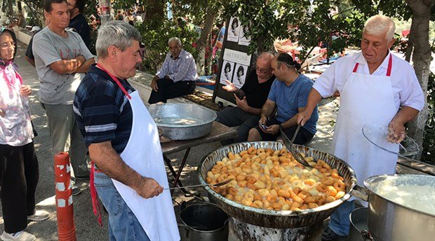 İzmir'de Aretha Franklin için lokma döküldü