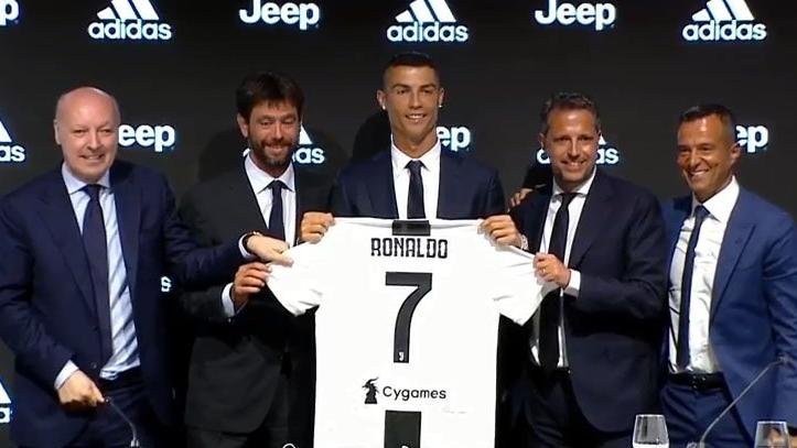 Juventus'a transfer olan Cristiano Ronaldo'nun basın tanıtımı yapıldı