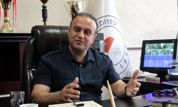 Karataş Belediye Başkanı Boğaçhan Ünal, trafik kazası geçirdi