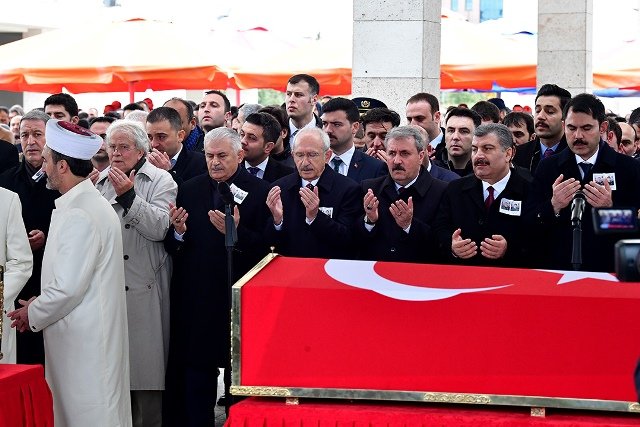 Kılıçdaroğlu, Sancaktepe’de şehit olan askerlerin cenaze törenine katıldı