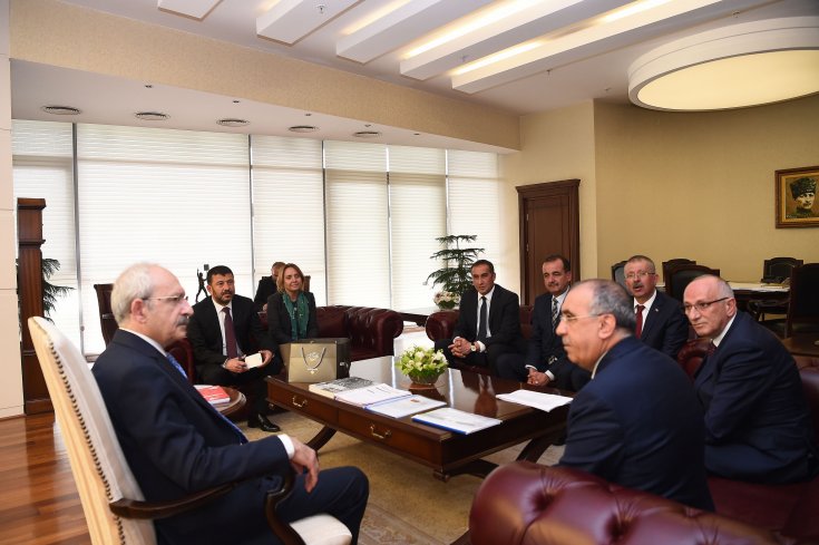 Kılıçdaroğlu, Şeker-İş Sendikası Genel Başkanı ve Yönetim Kurulu üyeleriyle görüştü