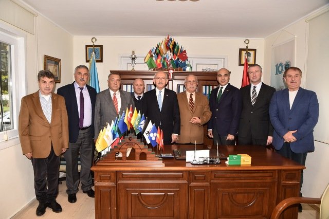 Kılıçdaroğlu'ndan Türk Ocakları Bakırköy Şube Başkanlığı'na ziyaret