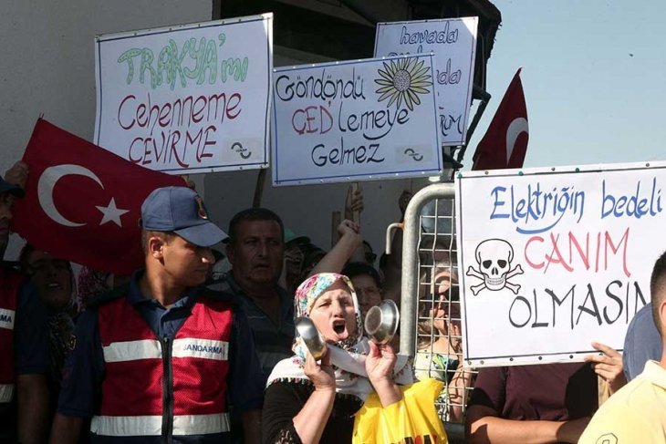 Kırklareli'nde halk termik santral ÇED toplantısını engelledi