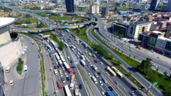 Maraton nedeniyle İstanbul'da bazı yollar trafiğe kapatıldı
