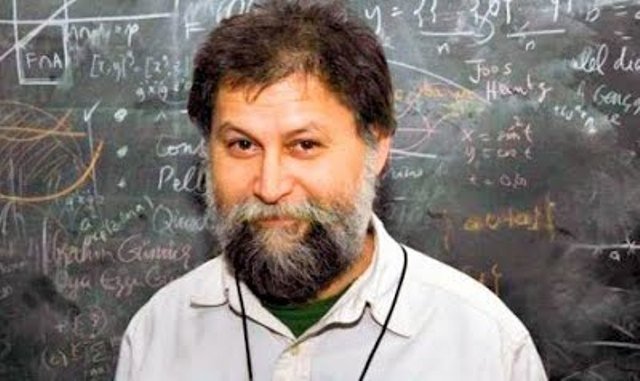 'Matematik eğitiminin nobeli' Leelavati Ödülü Ali Nesin’e verildi