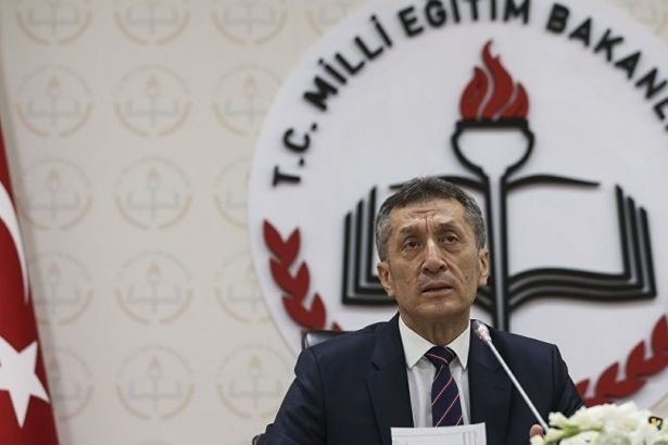 Milli Eğitim Bakanı Ziya Selçuk, Ankara İl Milli Eğitim Müdürü'nü görevden aldı