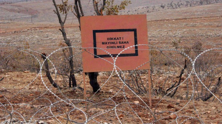 Milli Savunma Bakanı Akar: Mayından temizlenen alanlar tarım ve hayvancılıkta kullanılıyor