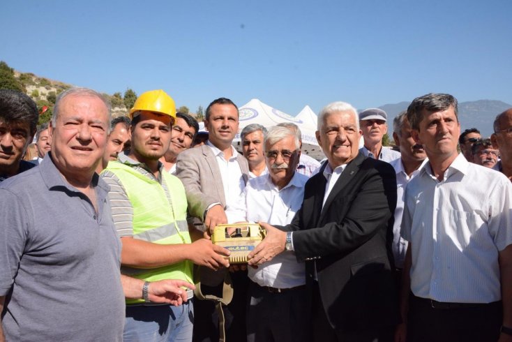 Muğla Büyükşehir Belediye Başkanı Gürün, Eşen'e yapılacak arıtma tesisinin temelini attı
