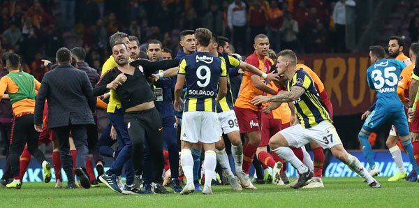 Olaylı derbide cezalar belli oldu: Fatih Terim'e 7, Hasan Şaş'a 8 maç ceza geldi