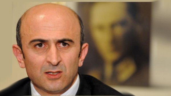 Ömer Faruk Eminağaoğlu, CHP Genel Başkanlığına adaylığını açıkladı Ömer Faruk Eminağaoğlu, CHP Genel Başkanlığına adaylığını açıkladı