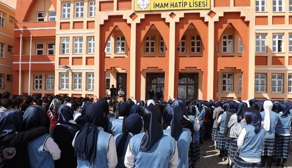 ÖNDER'den imam hatip öğrencilerine “Afrin Operasyonu” konulu savaş siyaseti kampı