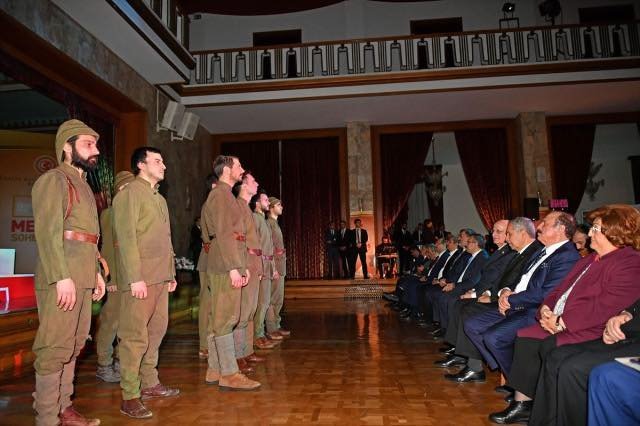 Oyuncular Sendikası'dan TBMM'de kadın oyuncuların sahneden indirilmesine tepki: Ortaçağ karanlığına dönmeyi reddediyoruz!