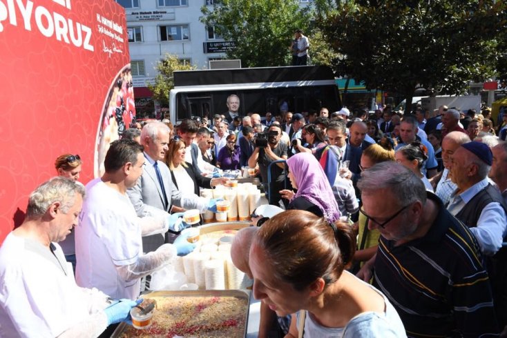 Şişli'de aşure kazanları barış, sevgi ve kardeşlik için kaynadı