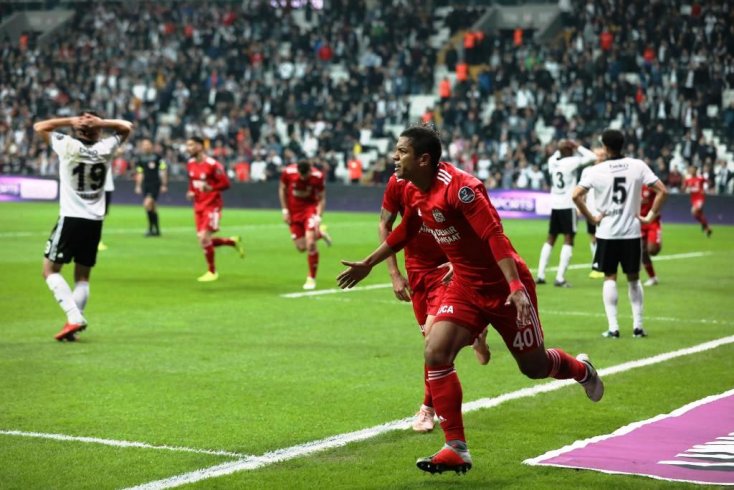 Sivasspor, Beşiktaş'ı 2-1 mağlup etti