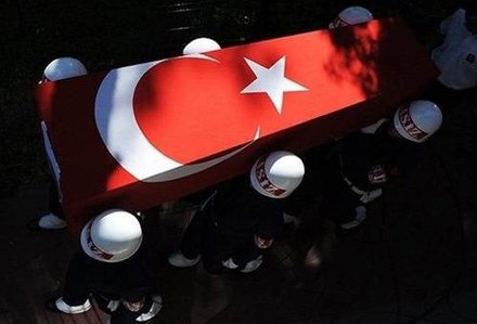 Tunceli'de 2 askerimiz donarak şehit oldu