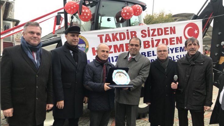Türkiye Belediyeler Birliği'nden Alpullu Belediyesine hibe edilen kepçe için kurban kesildi