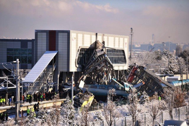 Üç büyüklerden Ankara'daki tren kazası için taziye mesajı