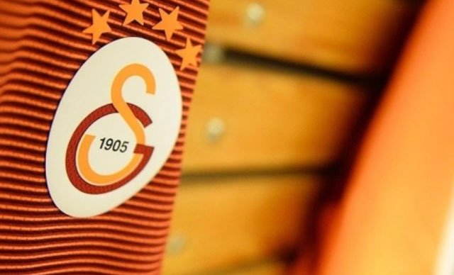 UEFA'dan Galatasaray'a 6 milyon Euro para cezası UEFA'dan Galatasaray'a 6 milyon Euro para cezası