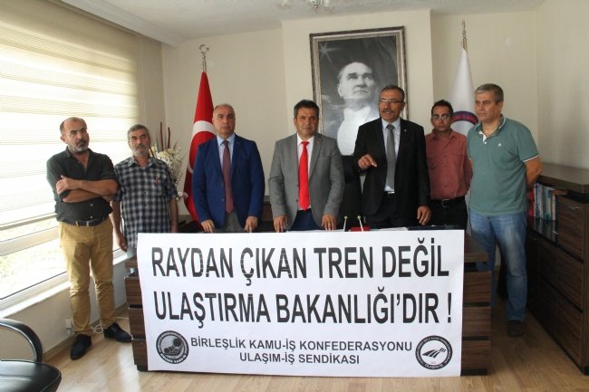 Ulaşım İş'ten Çorlu'daki tren kazasına ilişkin açıklama: Raydan çıkan tren değil, Ulaştırma Bakanlığı'dır