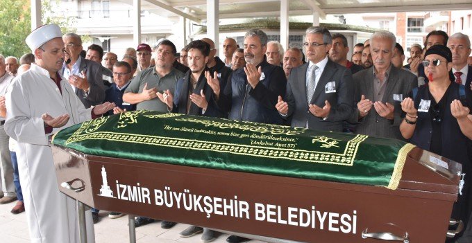 Usta oyuncu Kemal İnci, son yolcuğuna uğurlandı Usta oyuncu Kemal İnci, son yolcuğuna uğurlandı