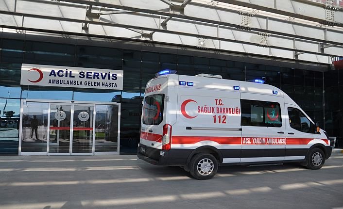 Van'da 337 öğrenci zehirlenme şüphesiyle hastaneye kaldırıldı