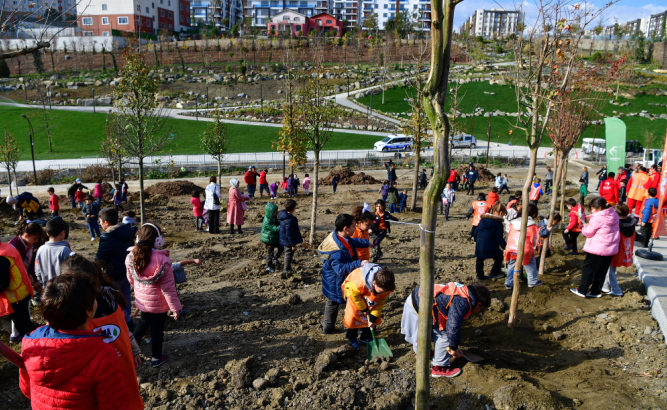 Yaşam Vadisi'ni minik öğrenciler yeşillendirdi