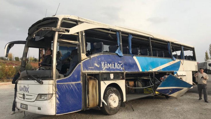 Yolcu otobüsü devrildi: Çok sayıda ölü ve yaralı var