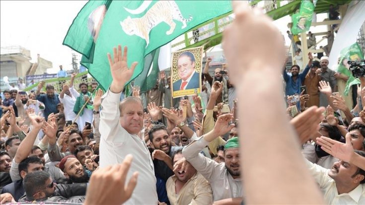 Yolsuzluk nedeniyle tutuklu olan Pakistan eski başbakanı tahliye edildi