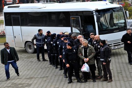 4 ilde 'kaçak silah' operasyonu: 61 gözaltı