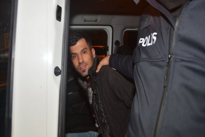 Adana'da çalıntı otomobille 10 kilometre kaçan şahıs, yakalanınca 'Sahibine götürüyordum' dedi