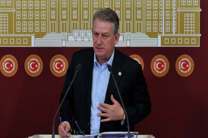 CHP’li Pekşen'den Alaçatı Havalimanı ihalesine ilişkin açıklama: Halkın parası yandaş şirketlere peşkeş çekiliyor