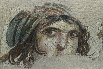 'Çingene Kızı' mozaiğinin kayıp parçaları Türkiye'ye getirildi