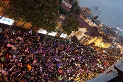 İstiklal'de büyük yürüyüş: Kadınlar tek yumruk oldu!