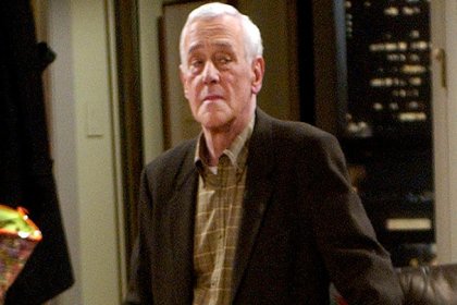 John Mahoney yaşamını yitirdi