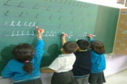 Okullarda el yazısı kararı yine değişti