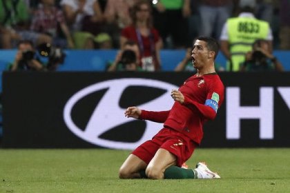 Ronaldo tarihe geçti