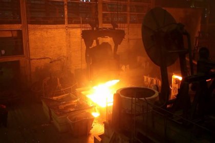 Samsun'da bir işçi 1600 derecelik çelik eritme kazanına atlayarak yaşamına son verdi