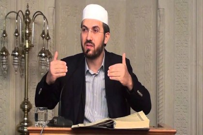 Skandal açıklamalarıyla bilinen İhsan Şenocak Diyanet'ten istifa etti