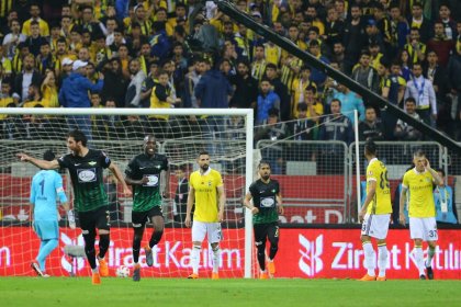 Türkiye Kupası'nı Fenerbahçe'yi 3-2 yenen Akhisarspor kazandı