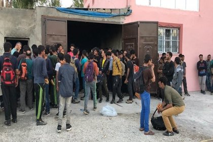 Van'da bir evde 244 göçmen yakalandı