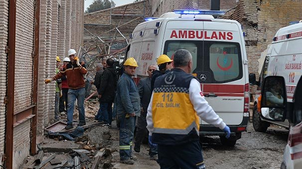 Adana Yeni Arkeoloji Müzesi inşaatında iskele çöktü: 1 işçi yaşamını yitirdi, yaralılar var