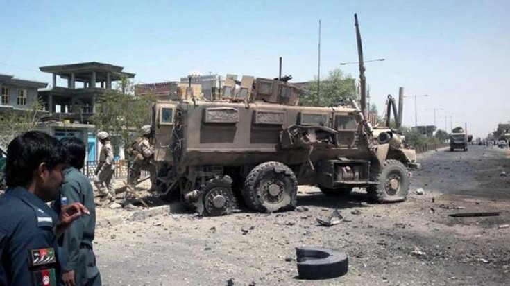 Afganistan’da ABD konvoyuna saldırı