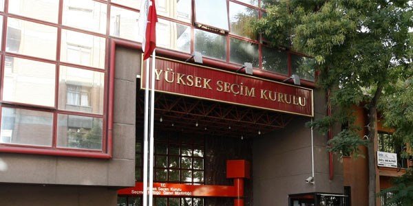 AKP, İstanbul seçimlerinin tekrarı için YSK'ya gitti