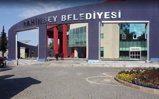 AKP'li belediye 733 bin TL’lik seccade almış!
