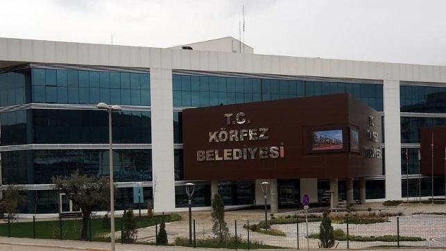 AKP'li Körfez Belediyesi 'kriz var' dedi, bursları kesti