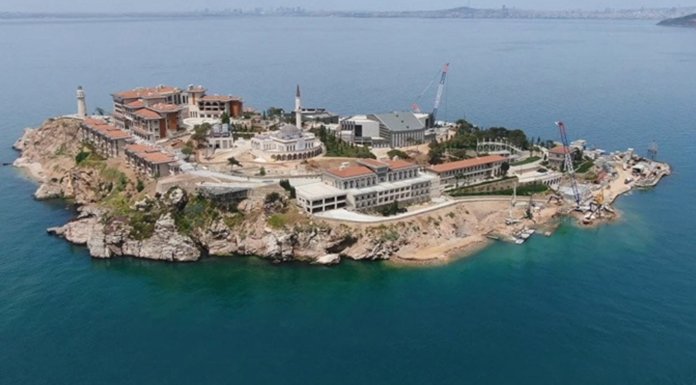 AKP’nin ‘Demokrasi ve Özgürlükler Adası’ olacak dediği Yassıada beton adası oldu