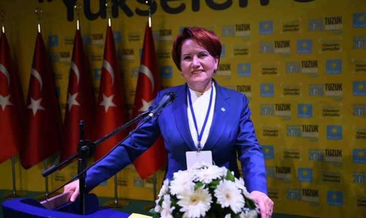 Akşener, partisinin tüzük kurultayında konuştu: 'Gerekçeli karar değil, darbe bildirisi'